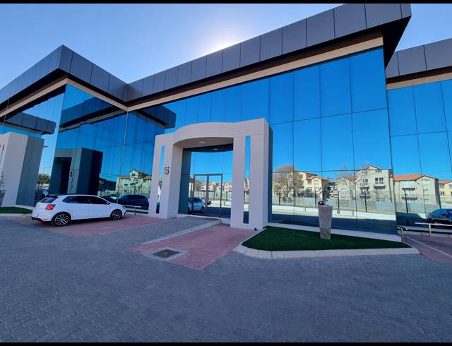 1,499M² WAREHOUSE TO LET IN ORMONDE